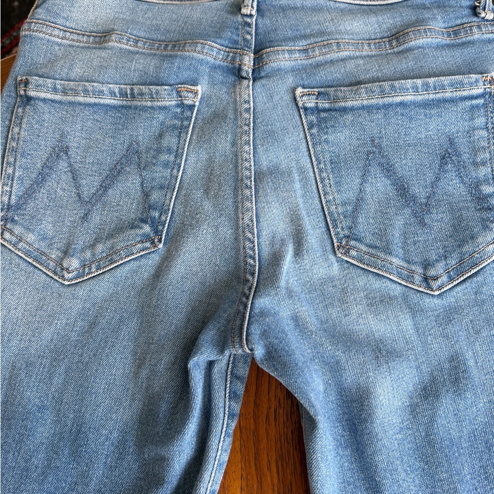 MOTHER Weekender Jeans in Layover 28 - Picture 8 of 9